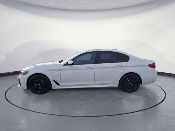 BMW 545 e xDrive 290 kW image number 6