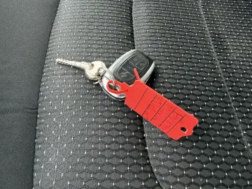 Car image 31