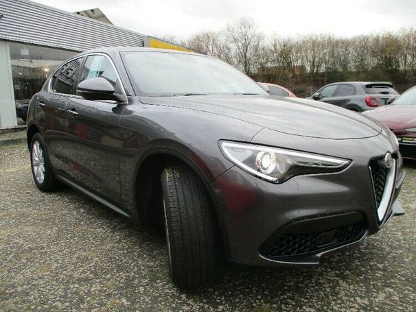 Alfa Romeo Stelvio 2.0 Turbo Lusso 206 kW image number 2