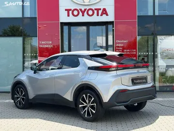 Car image 4