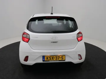 Car image 36