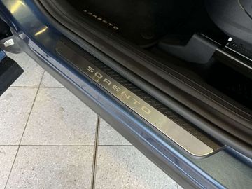 Car image 36