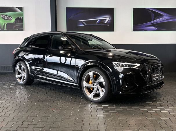 Audi e-tron 55 S-line 300 kW image number 3