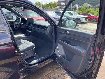 Car image 24