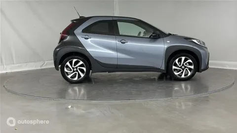 Car image 4
