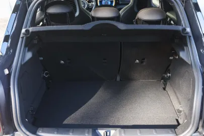 Car image 29