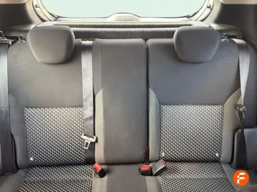 Car image 27