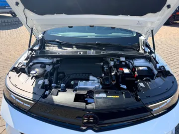 Car image 27