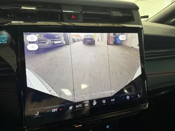 Car image 30