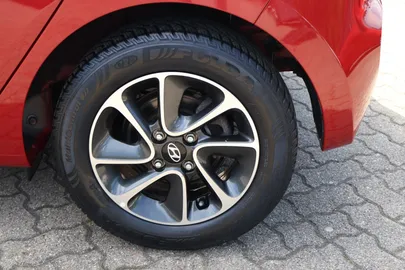 Car image 29