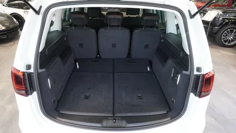 Car image 34