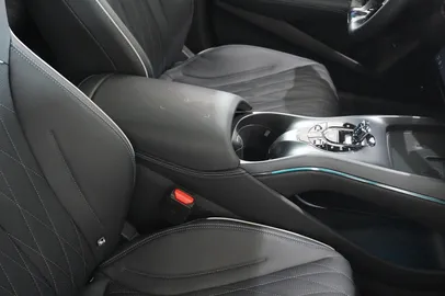 Car image 48