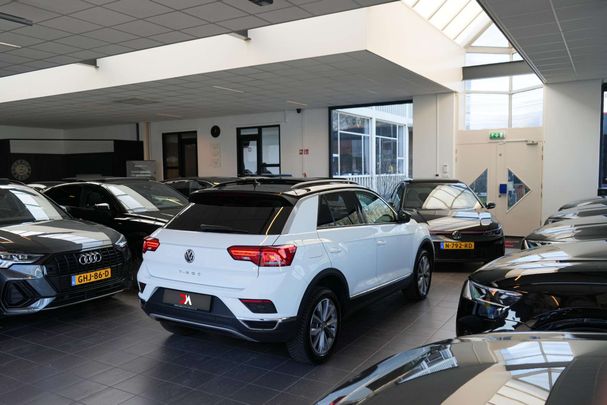 Volkswagen T-Roc 1.5 TSI DSG Style 110 kW image number 3