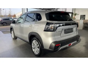 Car image 5