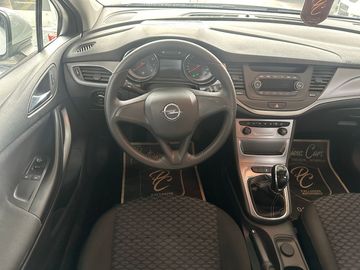 Car image 10