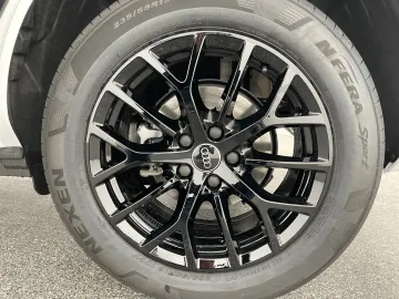 Car image 38