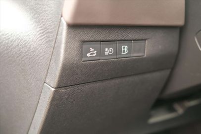 Car image 37