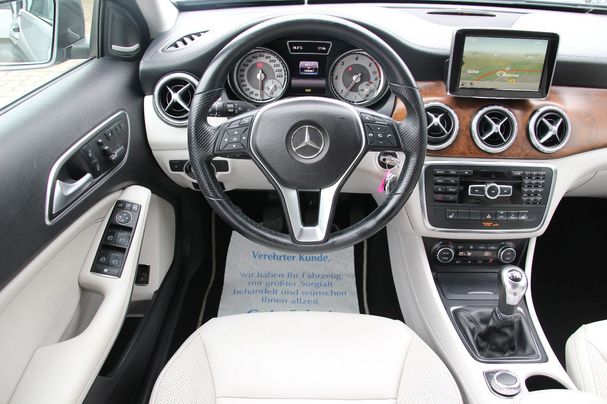 Mercedes-Benz GLA 200 d 100 kW image number 12