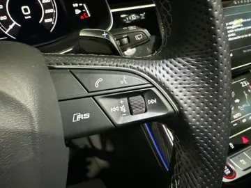 Car image 49