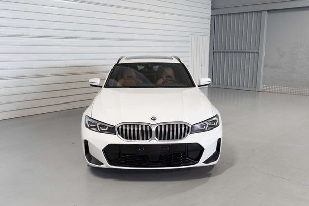 BMW 320d Touring xDrive 140 kW image number 13