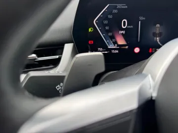Car image 35