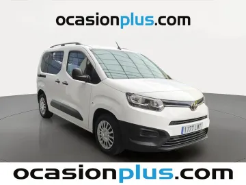 Car image 3