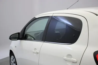 Car image 28