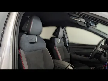Car image 25