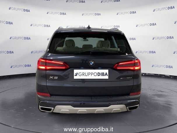 BMW X5 xDrive30d xLine 195 kW image number 6