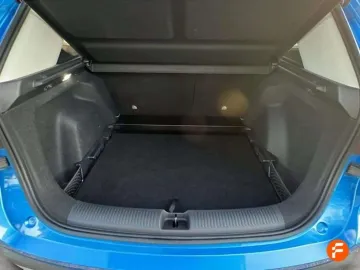 Car image 28