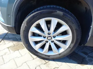 Car image 30