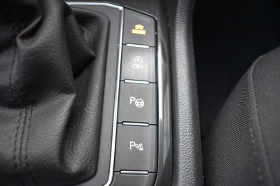 Car image 36