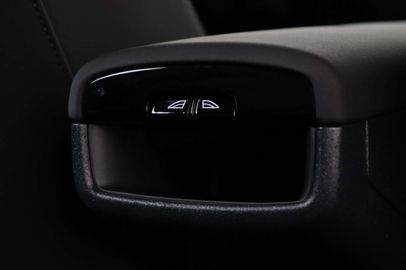 Car image 36