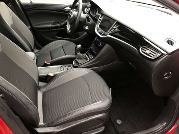 Car image 12