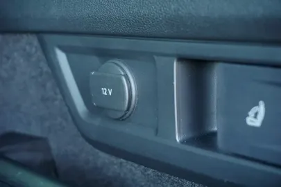 Car image 40