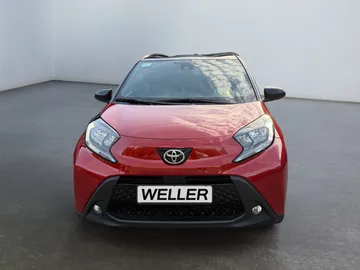 Car image 3