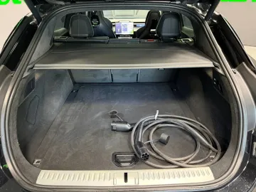 Car image 34