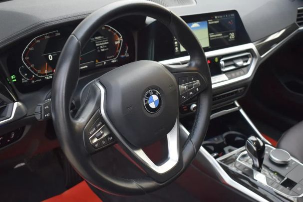 BMW 320d xDrive 140 kW image number 15