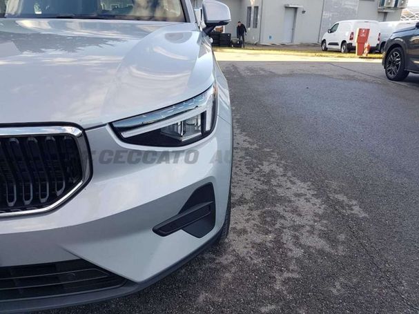 Volvo XC40 T2 Essential 95 kW image number 7