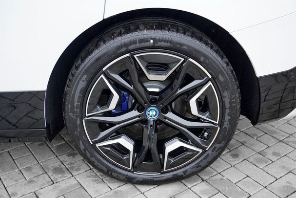 BMW iX xDrive50 Edition Sport 385 kW image number 5