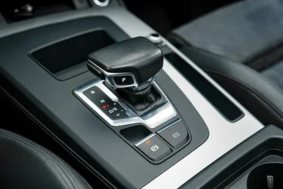 Car image 33