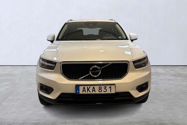 Volvo XC40 T4 AWD Momentum 141 kW image number 6