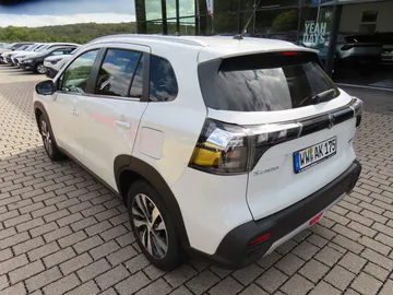 Car image 3