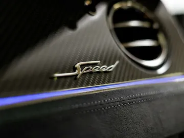 Car image 35