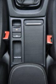 Car image 32