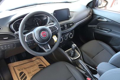 Car image 26