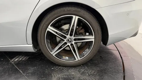 Car image 27