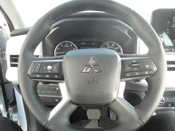 Mitsubishi Outlander 135 kW image number 12