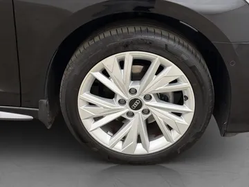 Car image 33