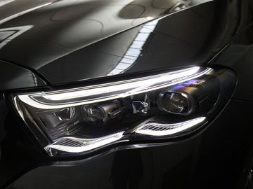 Car image 32